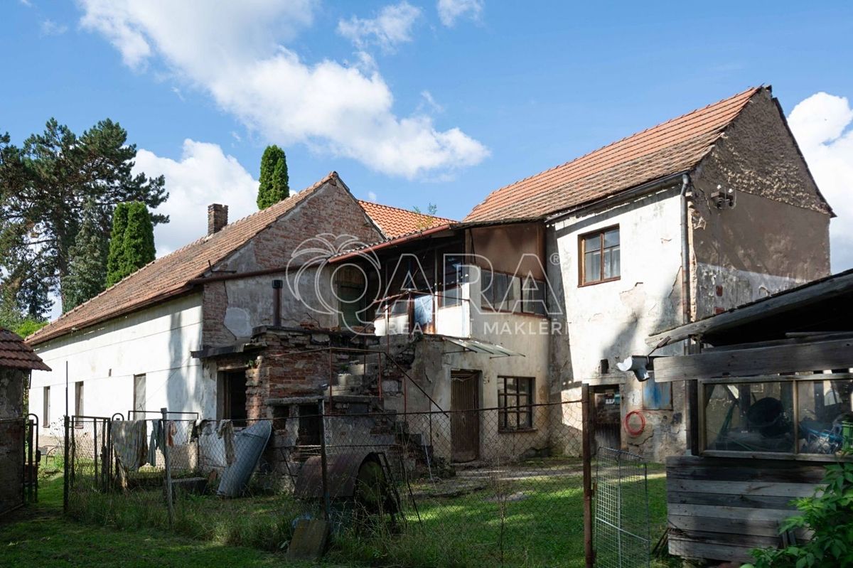 Prodej rodinného domu 200 m², pozemek 1769 m²